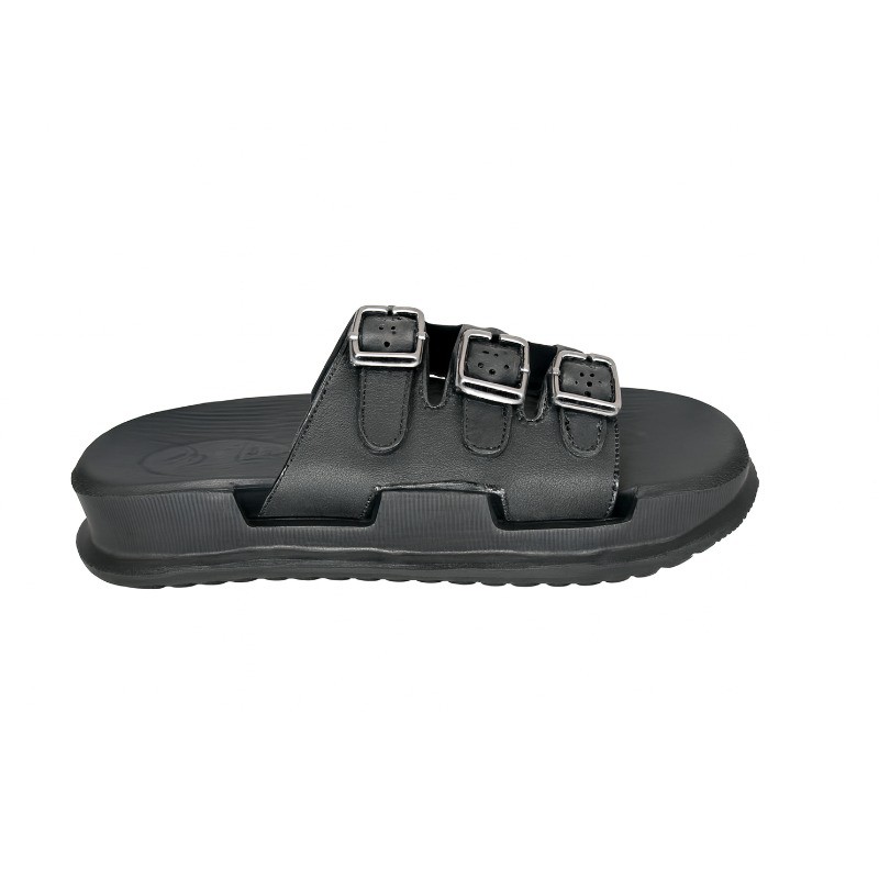 Minimal style, maximum comfort — perfect for everyday wear